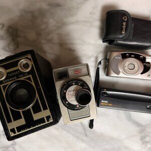 UNTESTED Lot of 4 Vintage Kodak Cameras & Case for F600